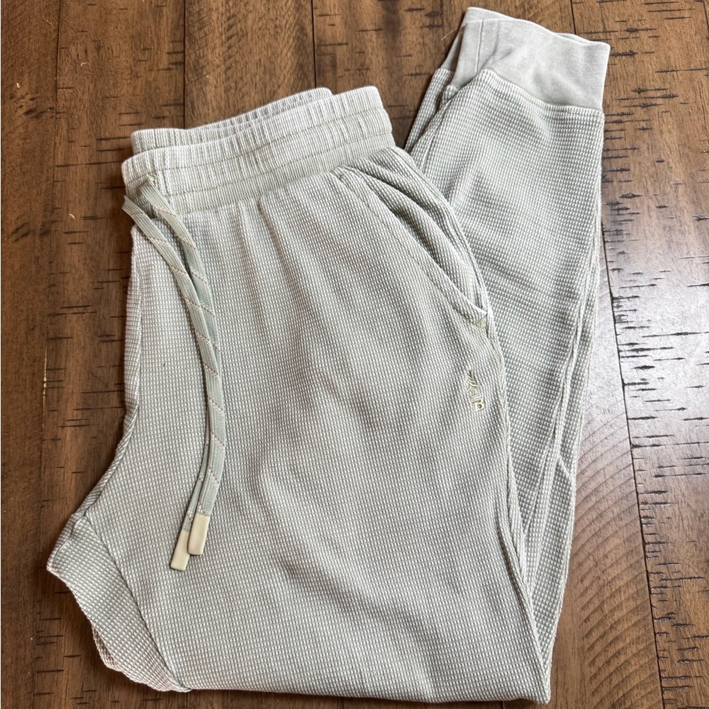 BASS Outdoor Women's Waffle Knit Joggers - Light green